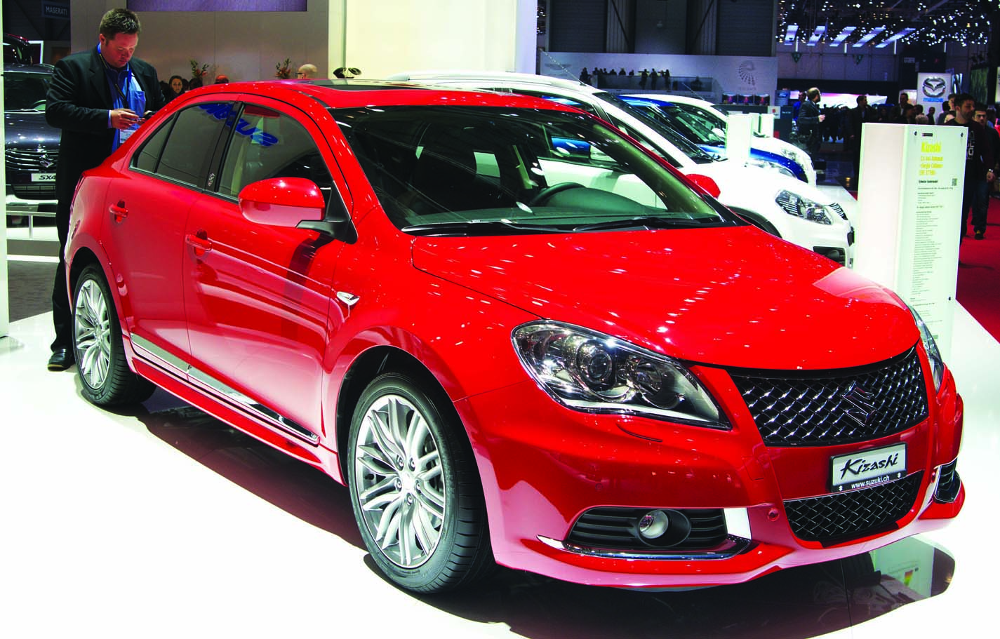 Suzuki kizashi фото